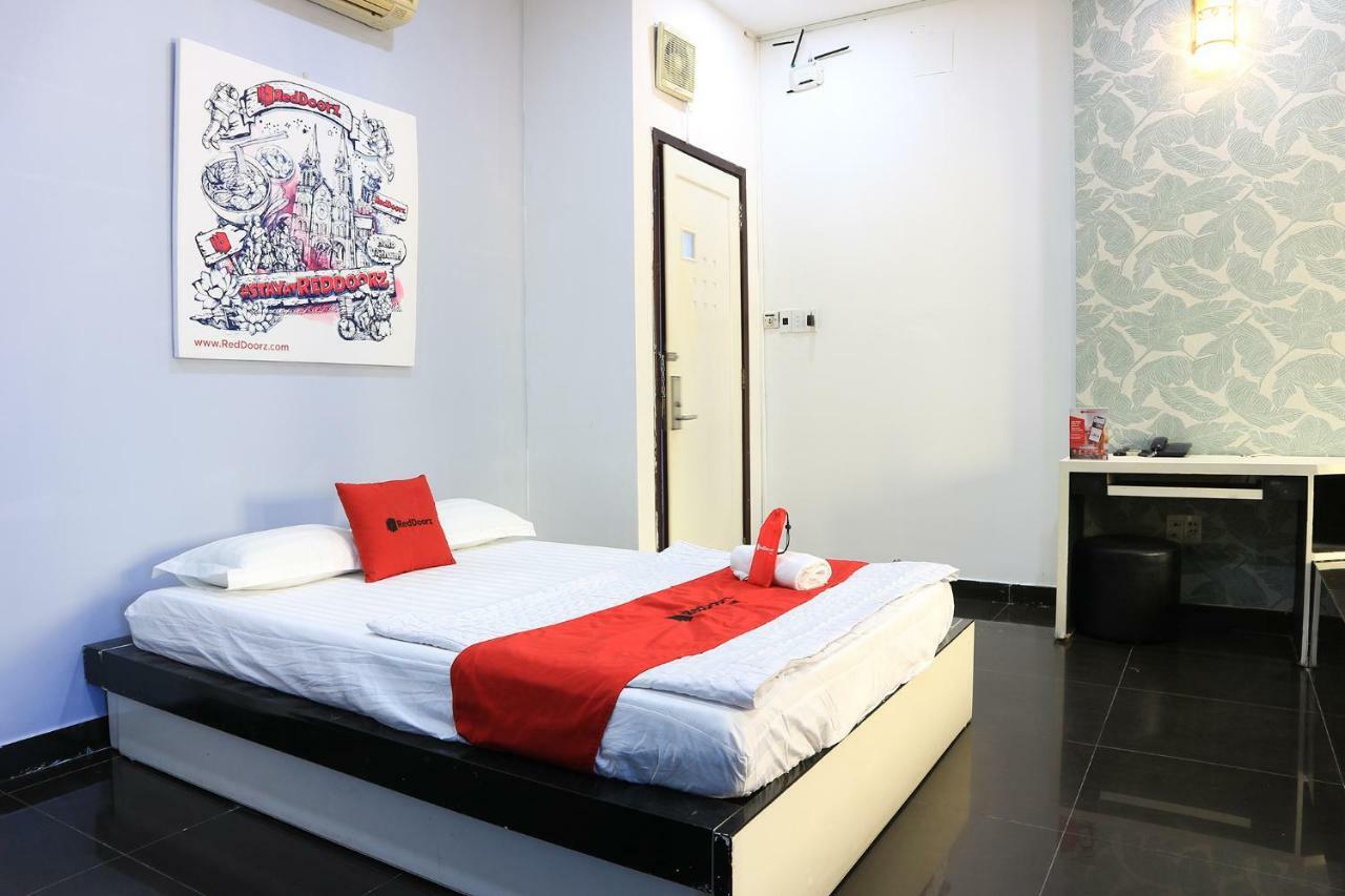 Hotel Reddoorz Near Gia Dinh International Hospital Ciudad Ho Chi Minh  Exterior foto